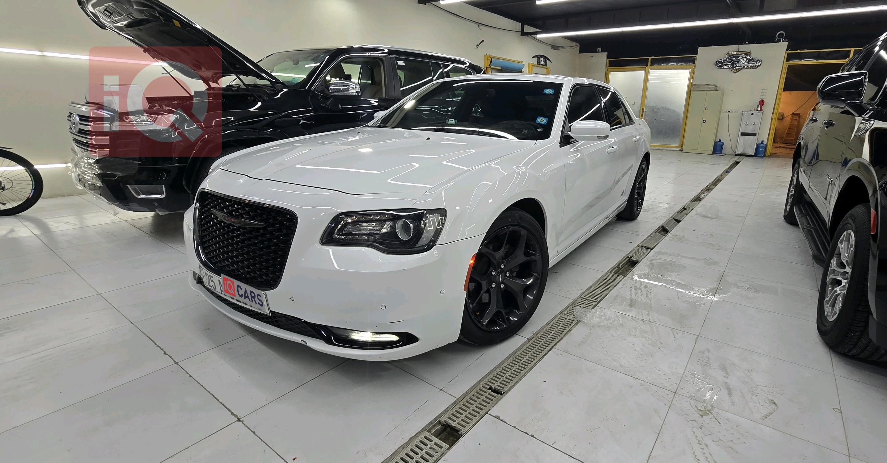 كرايسلر 300
